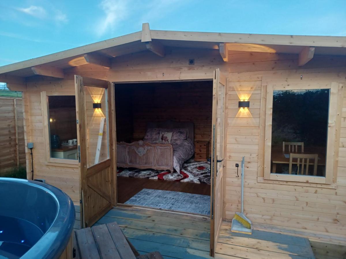 Norwell View Farm Glamping With Hot Tubs Bath Exterior foto